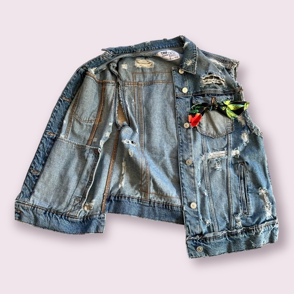 ☀️🍁ZARA TRF Floral Distressed Jean Denim Vest Jacket Size S oversized 2017 SS - Picture 12 of 15